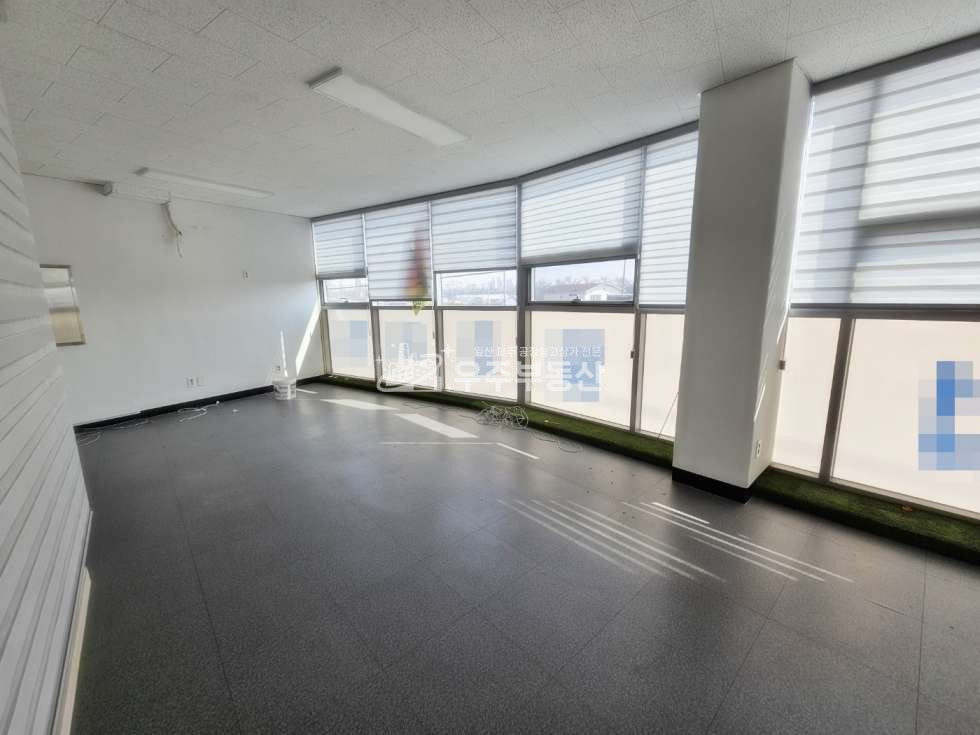 경기 고양일산서구 덕이동 덕이동 면적 60 도로접 사거리코너 간판면 있는 무권리 상가 월세 매물번호 10438 사진 4