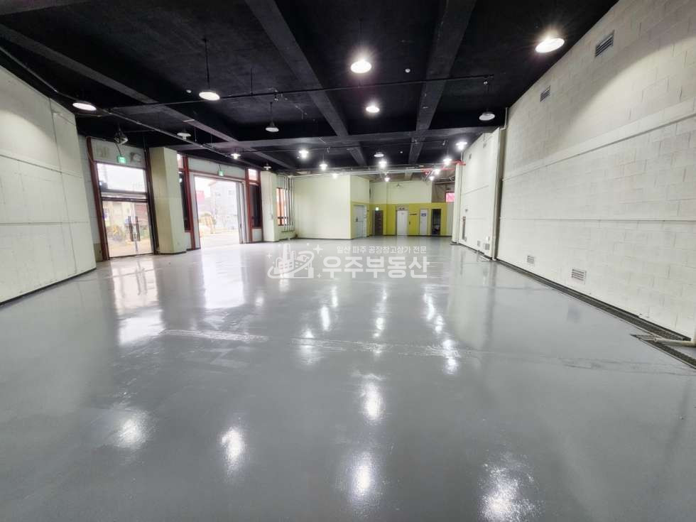 경기 파주시 신촌동 [공장] 신촌동 면적 125 화용물5톤엘베+승인용엘베 직관 30kw 해썹인증가능 40피트 가능 창고임대 월세 매물번호 10393 사진 3