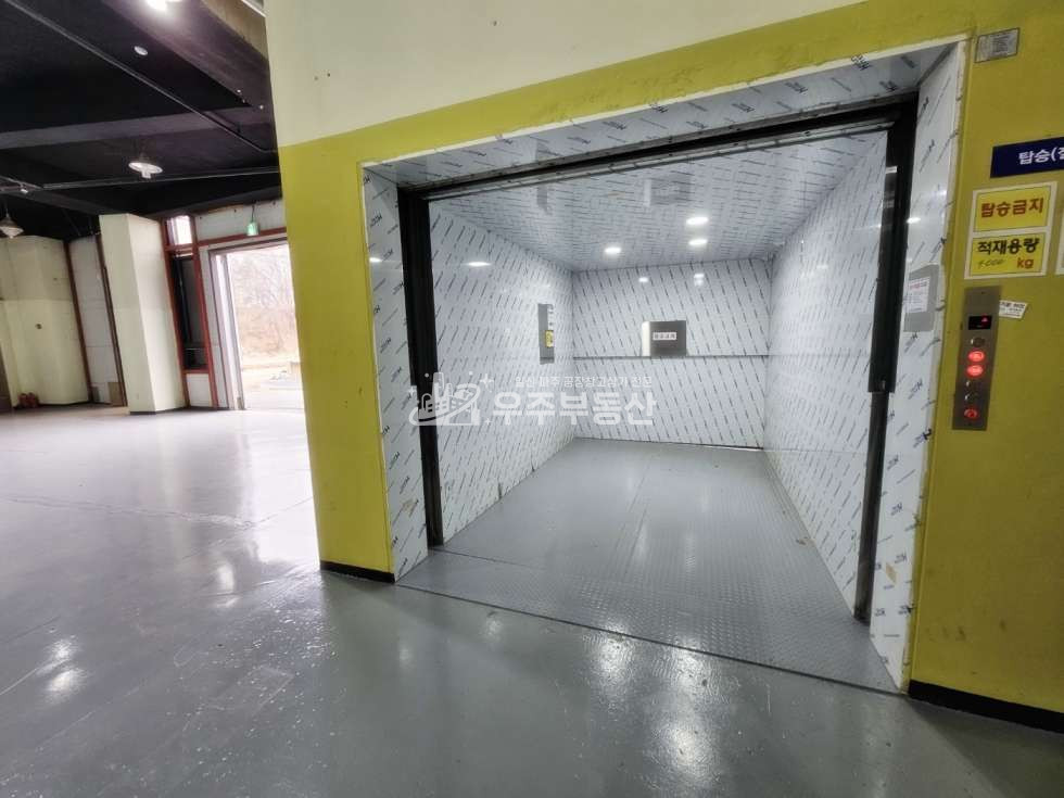 경기 파주시 신촌동 [공장] 신촌동 면적 125 화용물5톤엘베+승인용엘베 직관 30kw 해썹인증가능 40피트 가능 창고임대 월세 매물번호 10393 사진 6