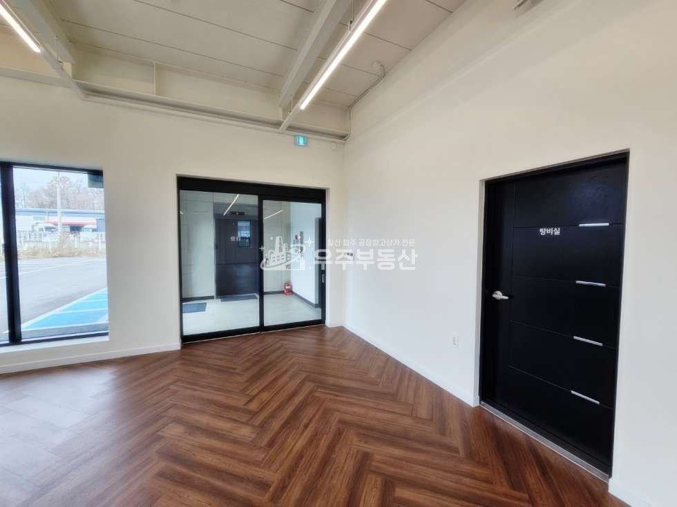 경기 파주시 신촌동 파주 신촌동 면적 180 신축 각층마다 냉난방기 인승엘베 남녀분리화장실 탕비실 내부사무실 월세 매물번호 10404 사진 11