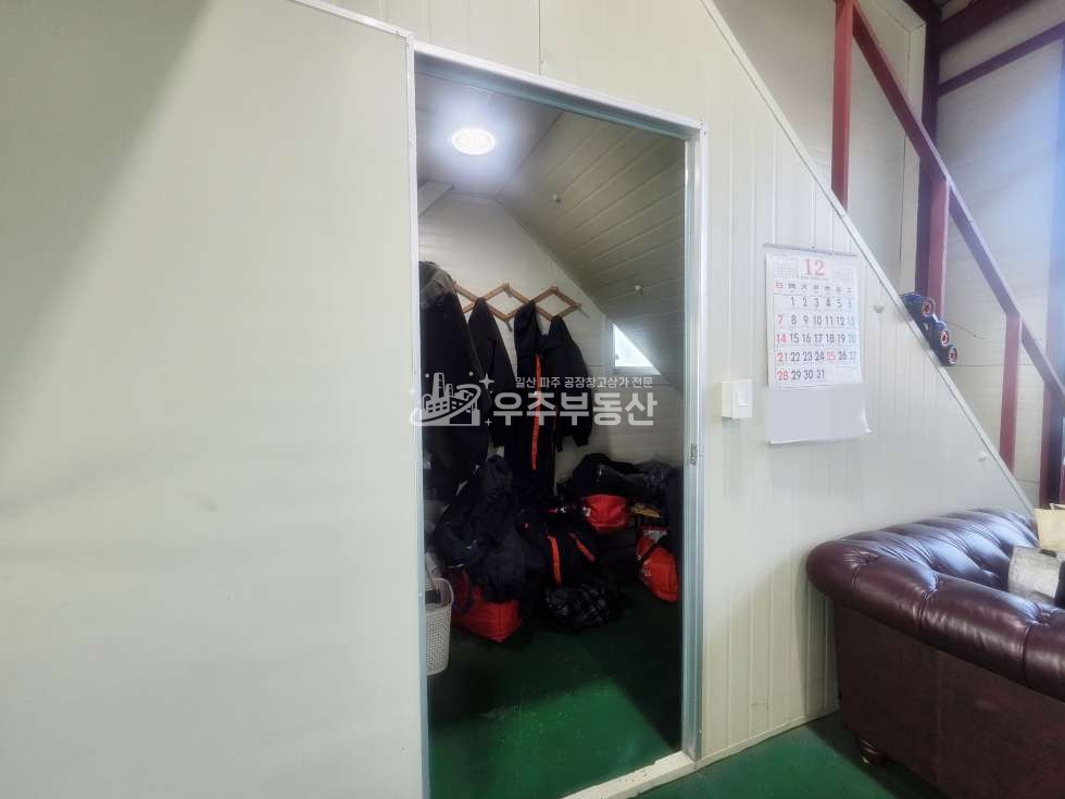 경기 파주시 월롱면 도내리 월롱면 도내리 창고 세동 급매 도로변으로 광고효과좋음 제조업 40피트츄레라 단독마당 매매 매물번호 10699 사진 13