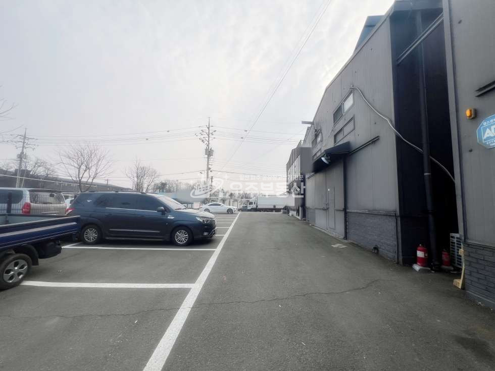 경기 파주시 연다산동 파주 연다산동 도로변 2층구조 공장 창고 한동 임대 40KW 높은전력 내부사무실 내부화장실 즉시입주가능 월세 매물번호 10794 사진 4