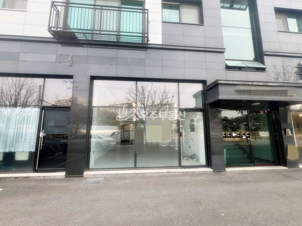 경기 고양일산서구 덕이동 덕이동 1층상가임대 무권리 사무실임대 오수직관 신축급컨디션 주차편리 도로변 광고효과 월세 매물번호 10636 사진 2