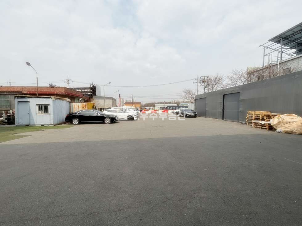 경기 고양일산동구 장항동 일산 장항동 2층부분임대 200평 대형공장 대형마당 화물리프트 전력 100kw 월세 매물번호 10831 사진 9