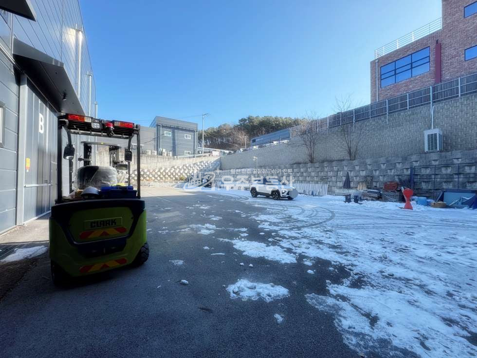경기 파주시 탄현면 대동리 파주 탄현면 대동리 대형 공장 창고 두동 매매 제조가능 40피트 추레라 높은 층고 500KW 높은 전력 즉시입주가능 매매 매물번호 10742 사진 5