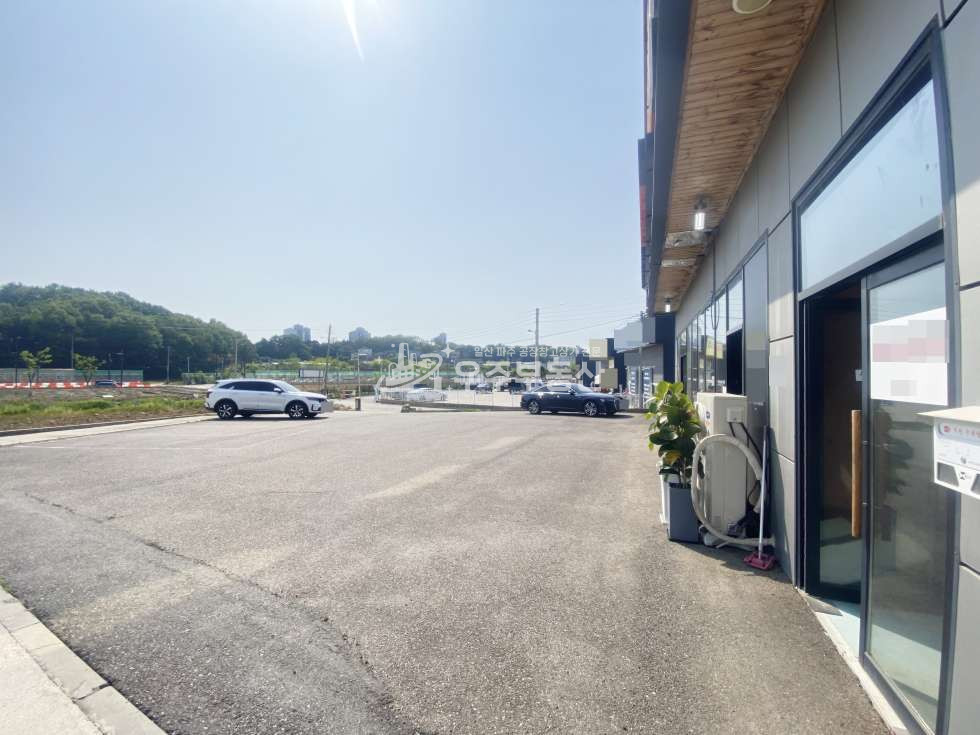 경기 고양일산서구 덕이동 일산서구 덕이동 상가임대 면적29평 현 골프 피팅샵 성업중 대형 단독마당 주차공간넉넉 시설일체 양도가능 월세 매물번호 10966 사진 3
