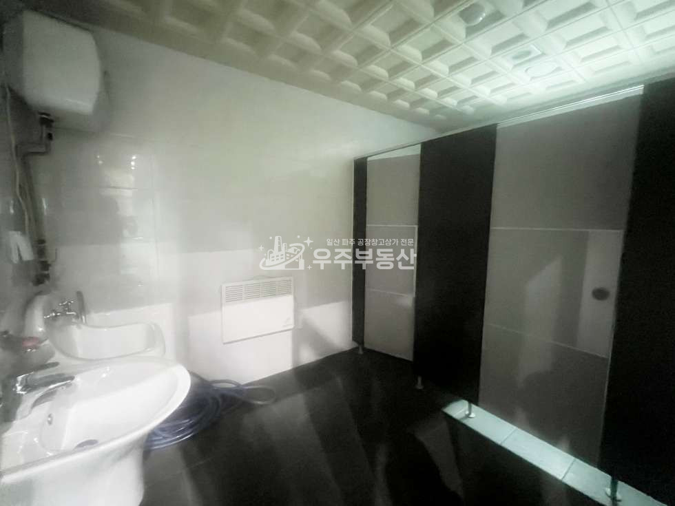 경기 파주시 탄현면 성동리 파주 성동리 특대형 창고 한동 임대 단독 대형마당 물류업 추천 40피트추레라 내부사무실 내부화장실 즉시입주 월세 매물번호 11030 사진 15