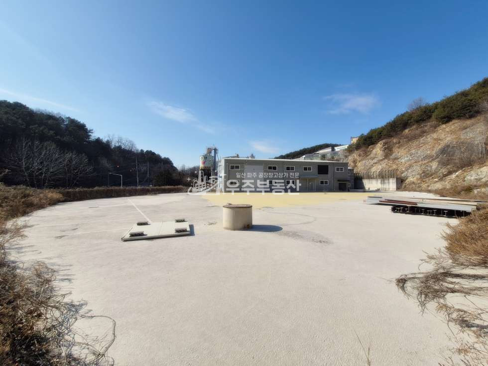 경기 파주시 탄현면 금산리 탄현면 금산리 공장 393평 특대형마당 내부사무실 내부화장실 추레라진입 월세 매물번호 10887 사진 3