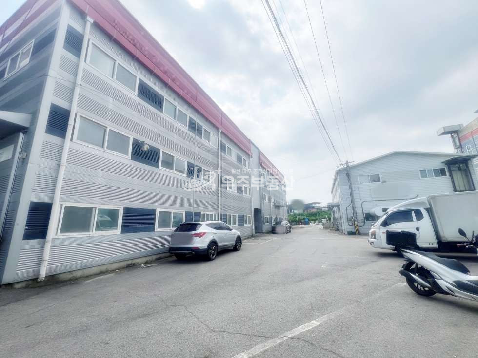 경기 고양일산서구 구산동 일산 구산동 면적 1층 60평 2층 60평 공장창고 한동 임대 두동임대가능 제조업 내부사무실 내부화장실 월세 매물번호 11037 사진 2