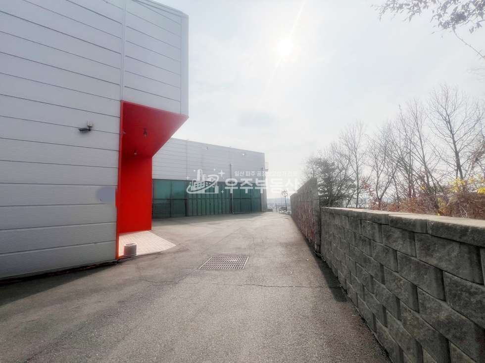 경기 파주시 오도동 파주 오도동 특대형 공장 창고 한동 임대 제조업가능 단독마당 120KW 높은전력 40피트추레라 내부화장실 즉시입주 월세 매물번호 10830 사진 3