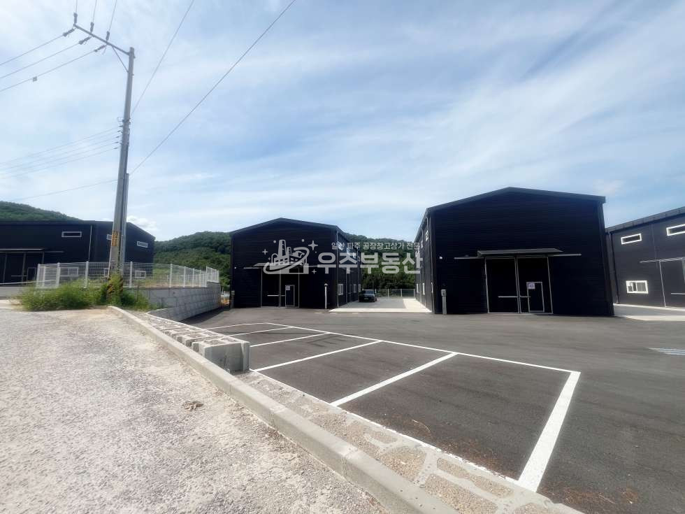 경기 파주시 광탄면 신산리 광탄면 신산리 신축 창고 두동임대 첫입주 대형마당 40피트추레라 내부화장실 월세 매물번호 11053 사진 2
