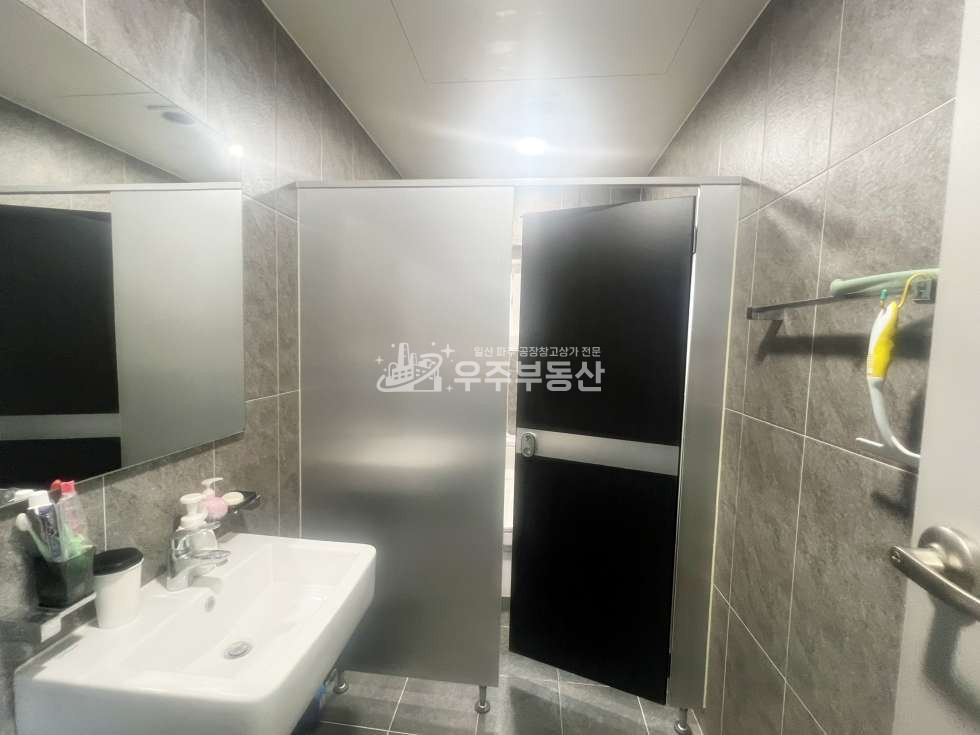 경기 파주시 맥금동 파주시 맥금동 면적120 준신축급 공장 창고 한동 임대 제조업가능 40피트추레라 내부사무실 내부화장실 즉시입주가능 월세 매물번호 11070 사진 15