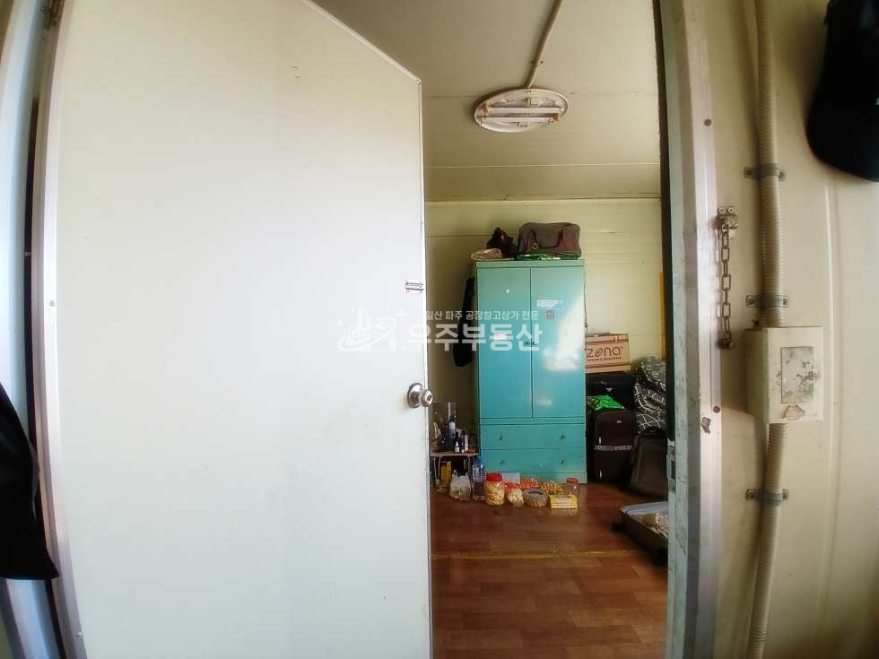 경기 파주시 연다산동 파주시 연다산동 면적160평 공장창고 한동임대 가설천막80평 제조업가능 넓은마당 40피트츄레라 높은층고 내부화장실 민원소지없는주변환경 월세 매물번호 11083 사진 12