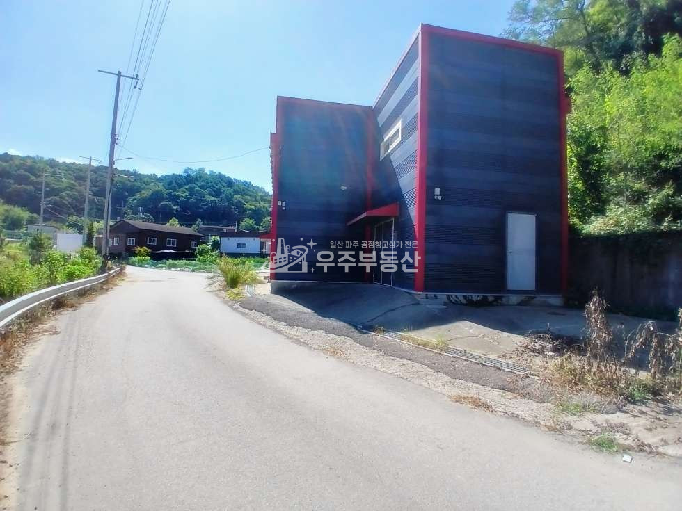 경기 파주시 탄현면 문지리 파주시 탄현면 문지리 면적58평 깨끗한실내외컨디션 40피트츄레라진출입가능 내부화장실 높은층고 민원소지없는 주변환경 즉시입주가능 월세 매물번호 11132 사진 4