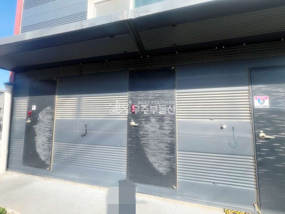 경기 고양일산서구 구산동 일산 구산동 면적42 창고 한동 임대 도로접 간판면최상 40피트추레라 내부사무실 월세 매물번호 11133 사진 12