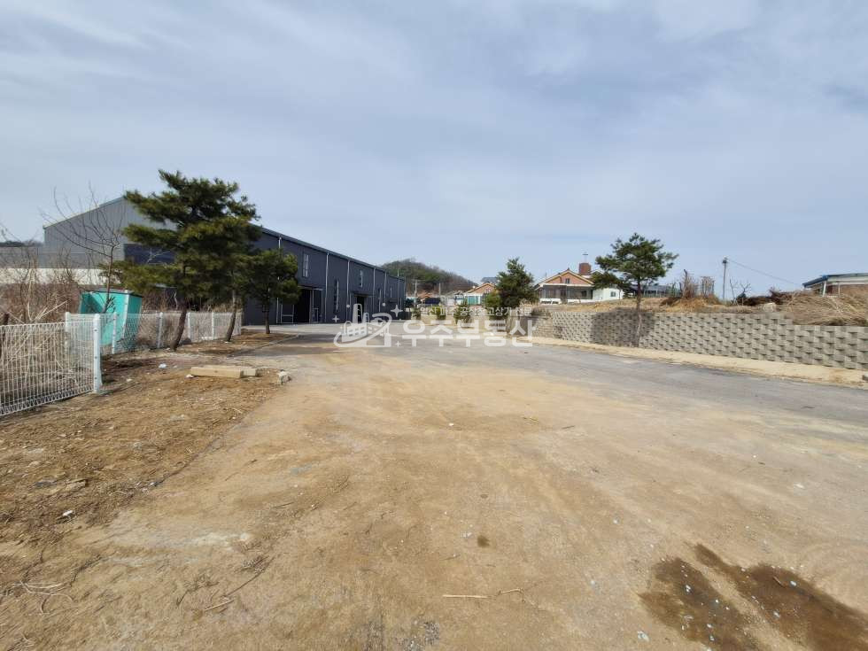 경기 파주시 탄현면 오금리 탄현면 오금리 공장 437평 대형마당 내부사무실 내부화장실 월세 매물번호 10886 사진 3