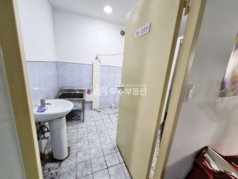 경기 파주시 연다산동 [공장]파주 연다산동 사옥형 공장 제조가능 2층통건물 내부사무실 내부화장실 월세 매물번호 10177 사진 11